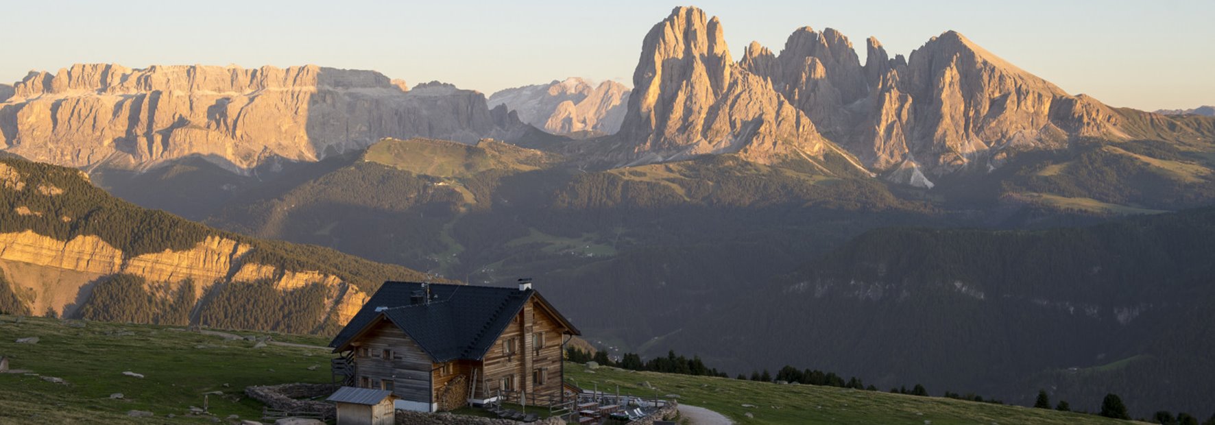 Gemütliche bis sportliche Wanderungen in den Dolomiten und den umliegenden Almen